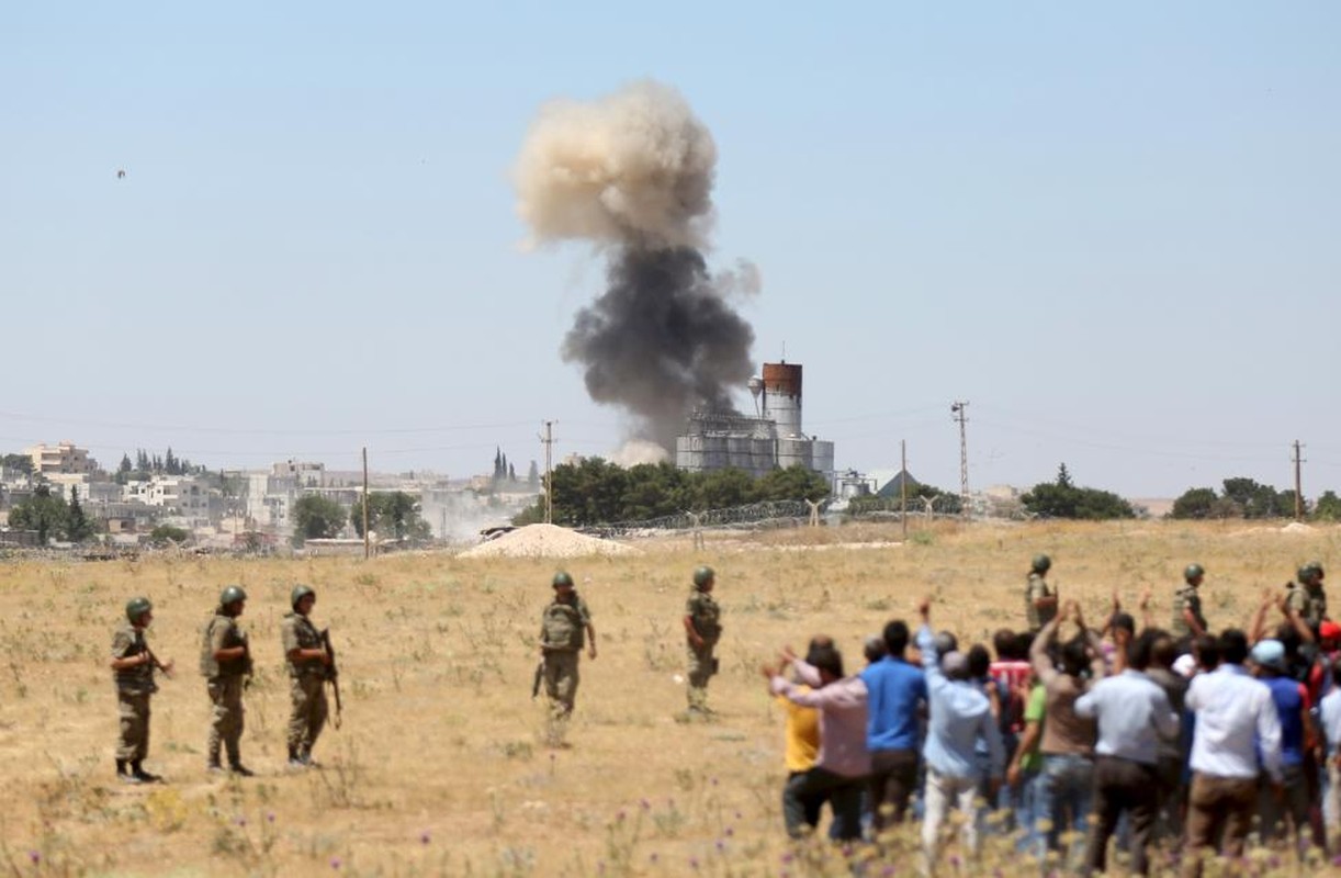 Phien quan IS tan cong Kobane, dan Syria chay loan